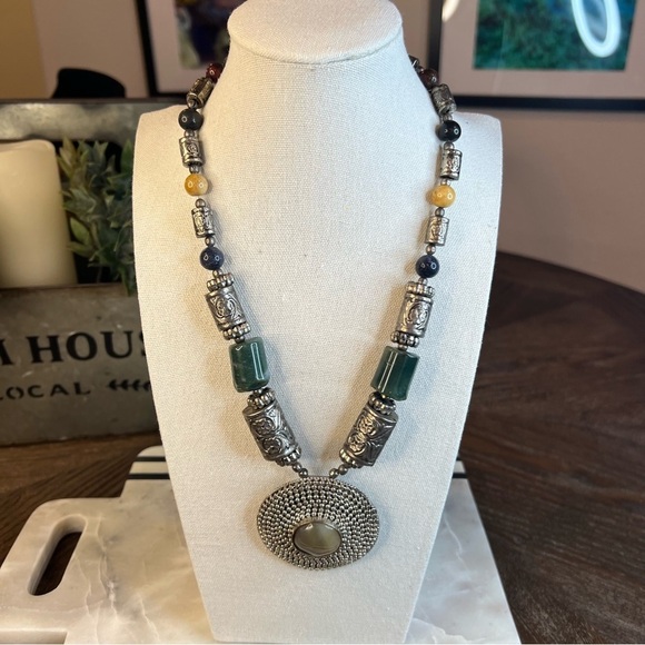 Vintage inspired Multi Stone Necklace with Stunning Silver Pendant - Picture 1 of 5